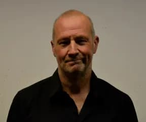 Francis Voorzitter